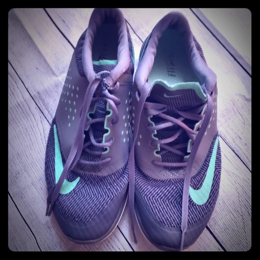 ❄ Nike sneakers size 10 ❄